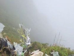 Pesawat ATR 42-500 Diduga Tabrak Lereng Gunung Bulusaraung, KNKT: Serpihan Ditemukan di Medan Terjal