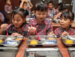 Negara di Meja Makan Warga: Ketika Program Gizi Menjadi Polemik Peran Publik