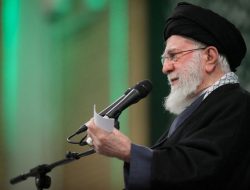 Khamenei Tuding AS-Israel di Balik Kerusuhan Berdarah di Iran