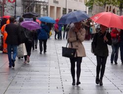 Waspada Musim Hujan, Masyarakat Diimbau Perkuat Daya Tahan Tubuh