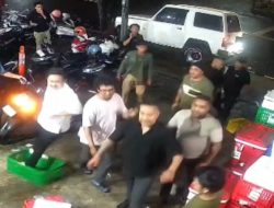 Pegawai Ritel Dikeroyok OTK Setelah Tabrakan Motor