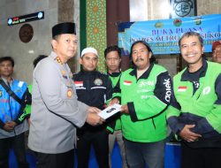 Polres Metro Bekasi Bukber Dengan Ojol