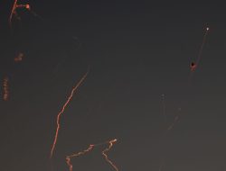 Rudal Iran Menurun, Serangan Tetap Meluas