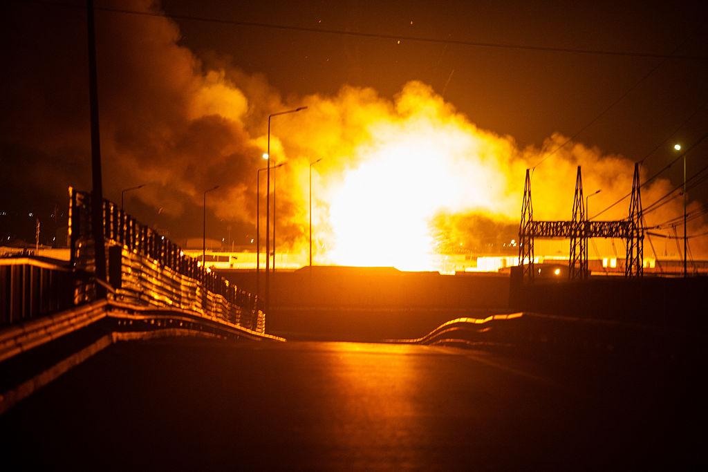 drone menghantam bandara