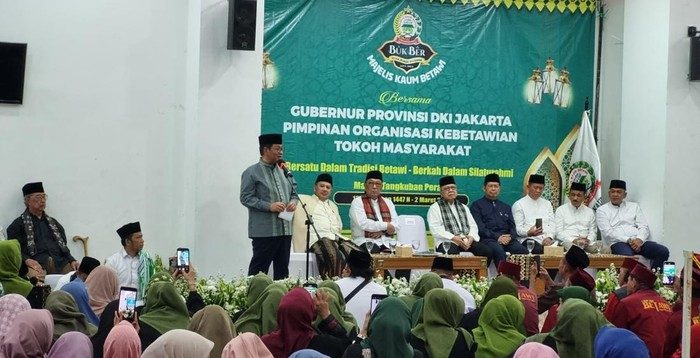 Gubernur Jakarta Pramono Anung menghadiri acara buka bersama Majelis Kaum Betawi di Masjid Tangkuban Parahu, Setiabudi, Jakarta Selatan. (Taufiq/detikcom).