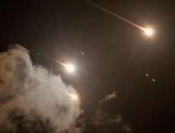 UEA Tepis Ratusan Rudal dan Drone Iran