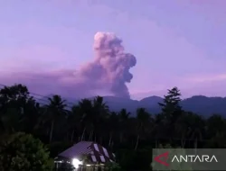 Gunung Dukono Meletus, Abu Tinggi Warga Siaga