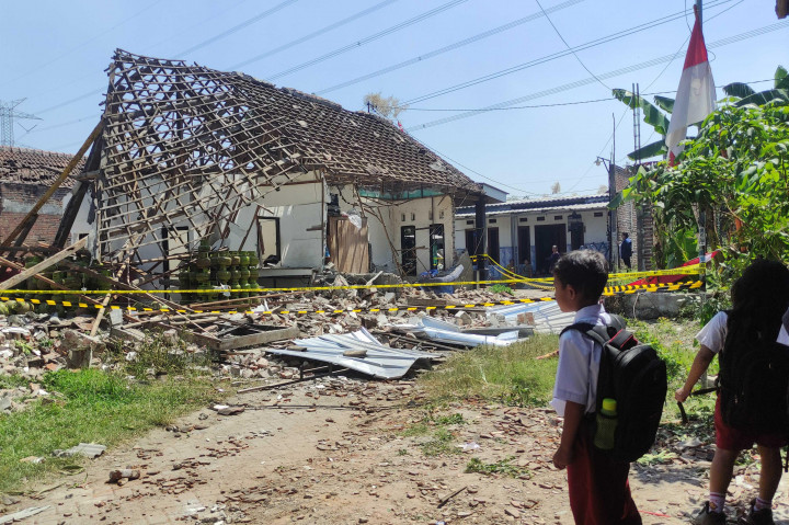 kebakaran pabrik sidoarjo