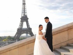 Jennifer Coppen dan Justin Hubner Tampil Romantis di Paris