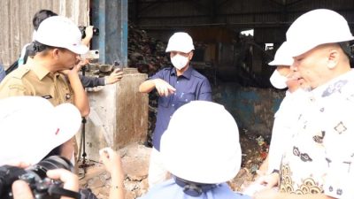 Foto: Pansus Pengelolaan Sampah DPRD DKI Jakarta meninjau TPST Bantargebang (dok. istimewa)
