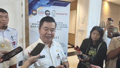 Direktorat Jenderal Dukcapil Teguh Setyabudi ditemui seusai membuka Bimtek Peningkatan Kapasitas Pengelola Data Kependudukan bagi Aparat Disdukcapil Provinsi dan Kabupaten/Kota Tahun 2026 di Depok, Rabu (6/5/2026). (Febrianto Adi Saputro)