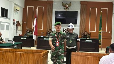 Majelis hakim Pengadilan Militer I-02 Medan menggelar sidang putusan Sertu Riza Pahlivi, terdakwa penganiayaan pelajar inisial MHS (15) hingga meninggal dunia pada Senin (20/10/2025). (KOMPAS.com/GOKLAS WISELY)