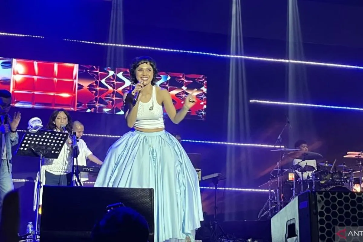 Penyanyi Andien tampil dalam gelaran myBCA International Java Jazz Festival 2026, di NICE, PIK 2, Tangerang, Banten, pada Sabtu (30/5/2026) malam. (ANTARA/Sri Dewi Larasati)