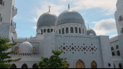 Masjid Sheikh Zayed Surakarta