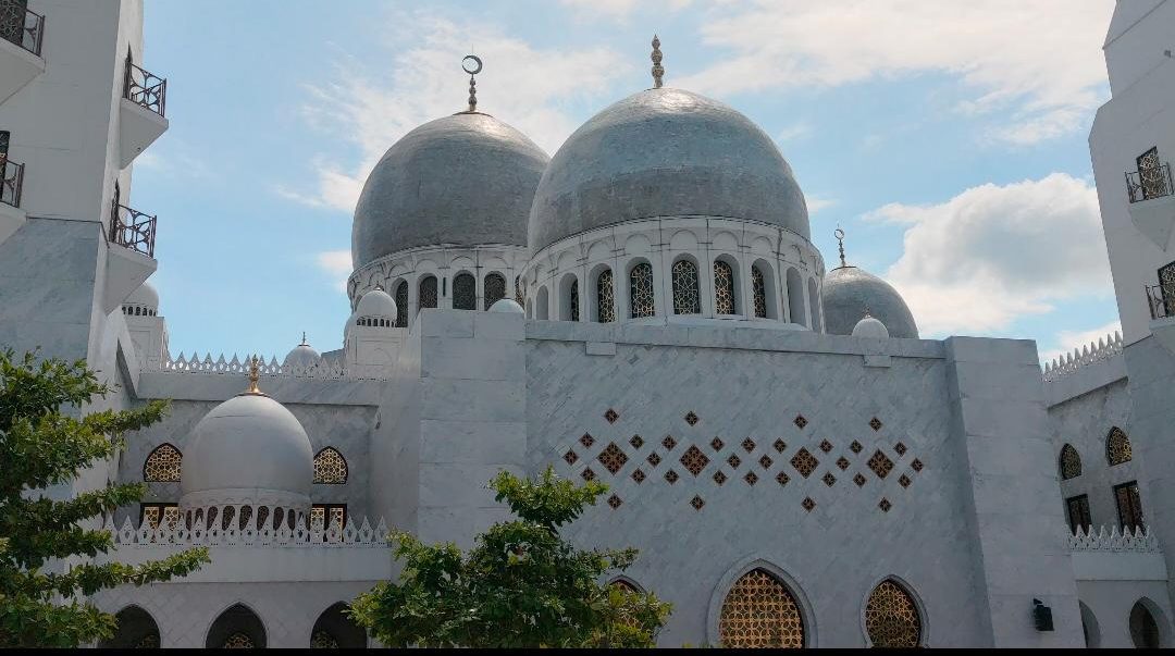 Masjid Sheikh Zayed Surakarta