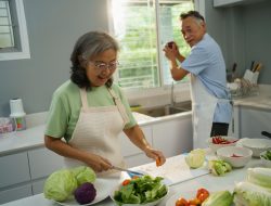 Rajin Memasak, Lansia Lebih Tajam Ingatan