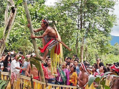 Nyobeng, Jejak Leluhur yang Terus Bernapas