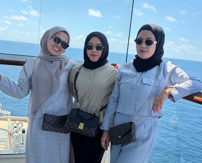 Tas Mewah Pengasuh Raffi Curi Perhatian