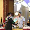 Unsurya Kukuhkan Dua Guru Besar dan 414 Lulusan di Wisuda ke-37